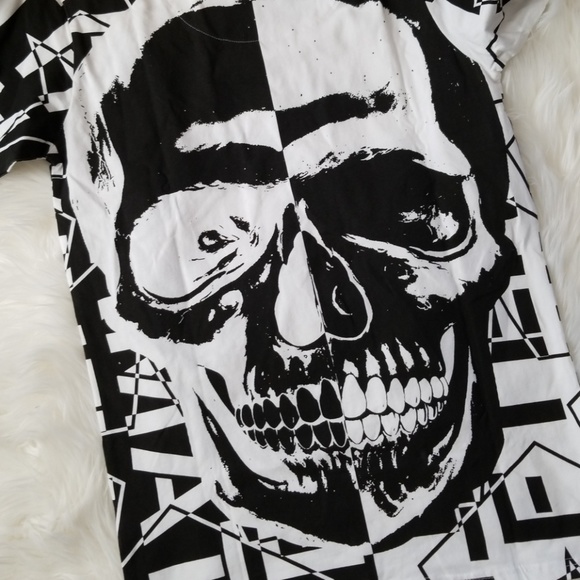 Aftermath Apparel Skull Crew Neck Tee - Picture 6 of 6